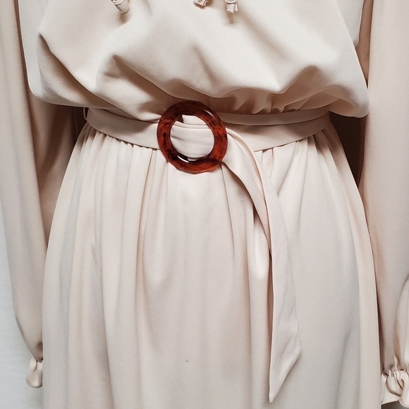 VINTAGE 70s Montgomery Ward Volup Cream Tie-up Belted Long Sleeve Stretchy Dress - Picture 6 of 14